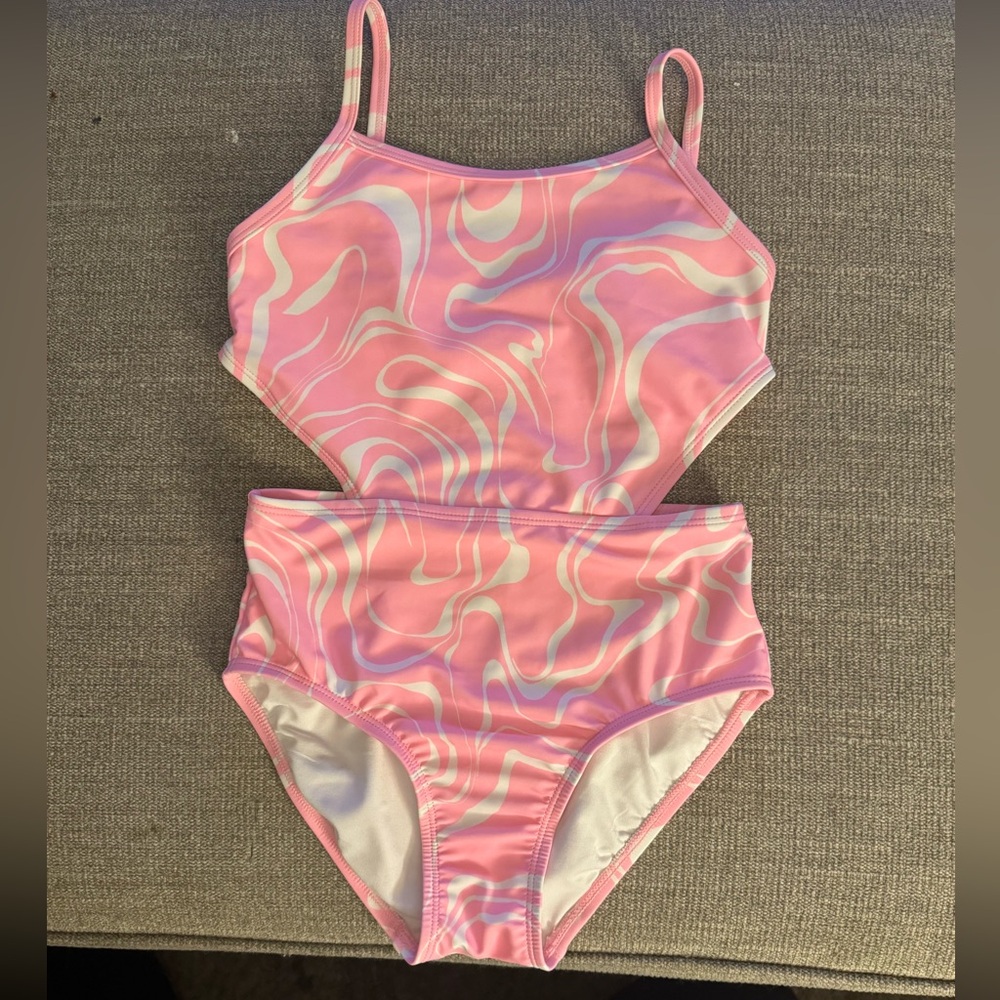 Girls New Without Tags Pink & White swirl bathing suit